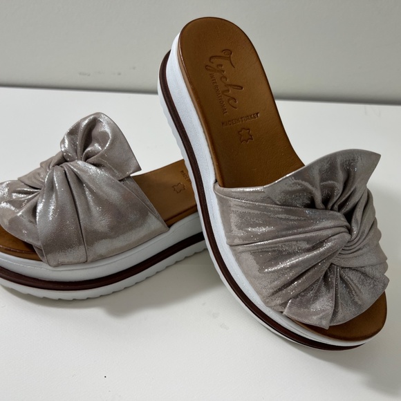 Platform Open Toe Slides - Picture 8 of 10